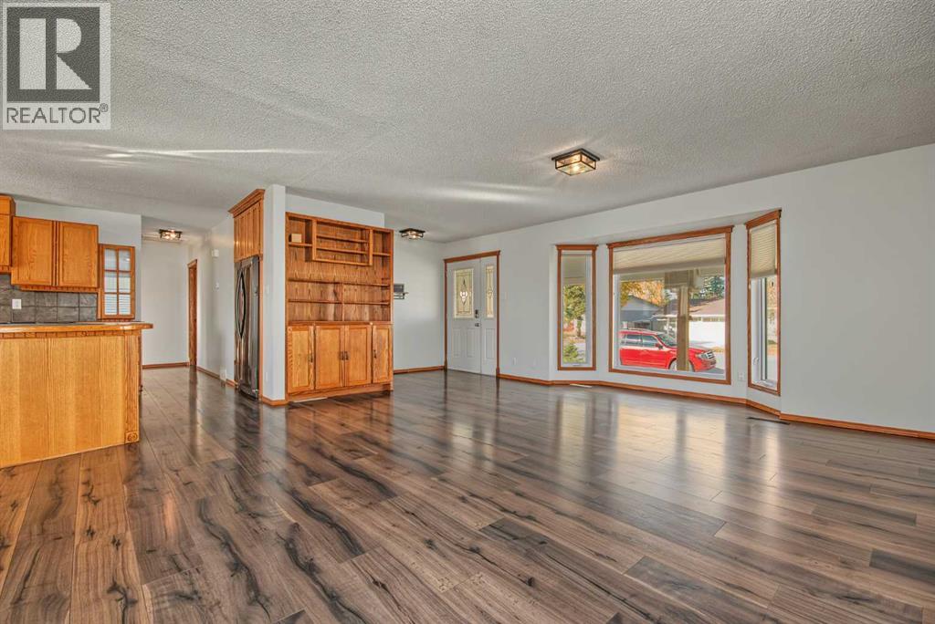 9907 85 Avenue, photo 11 of 32