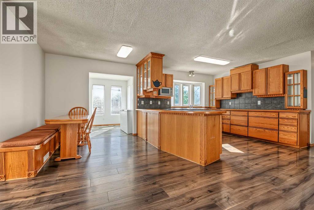 9907 85 Avenue, photo 10 of 32