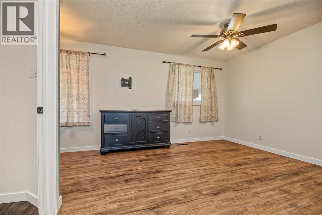 9907 85 Avenue, photo 15 of 32