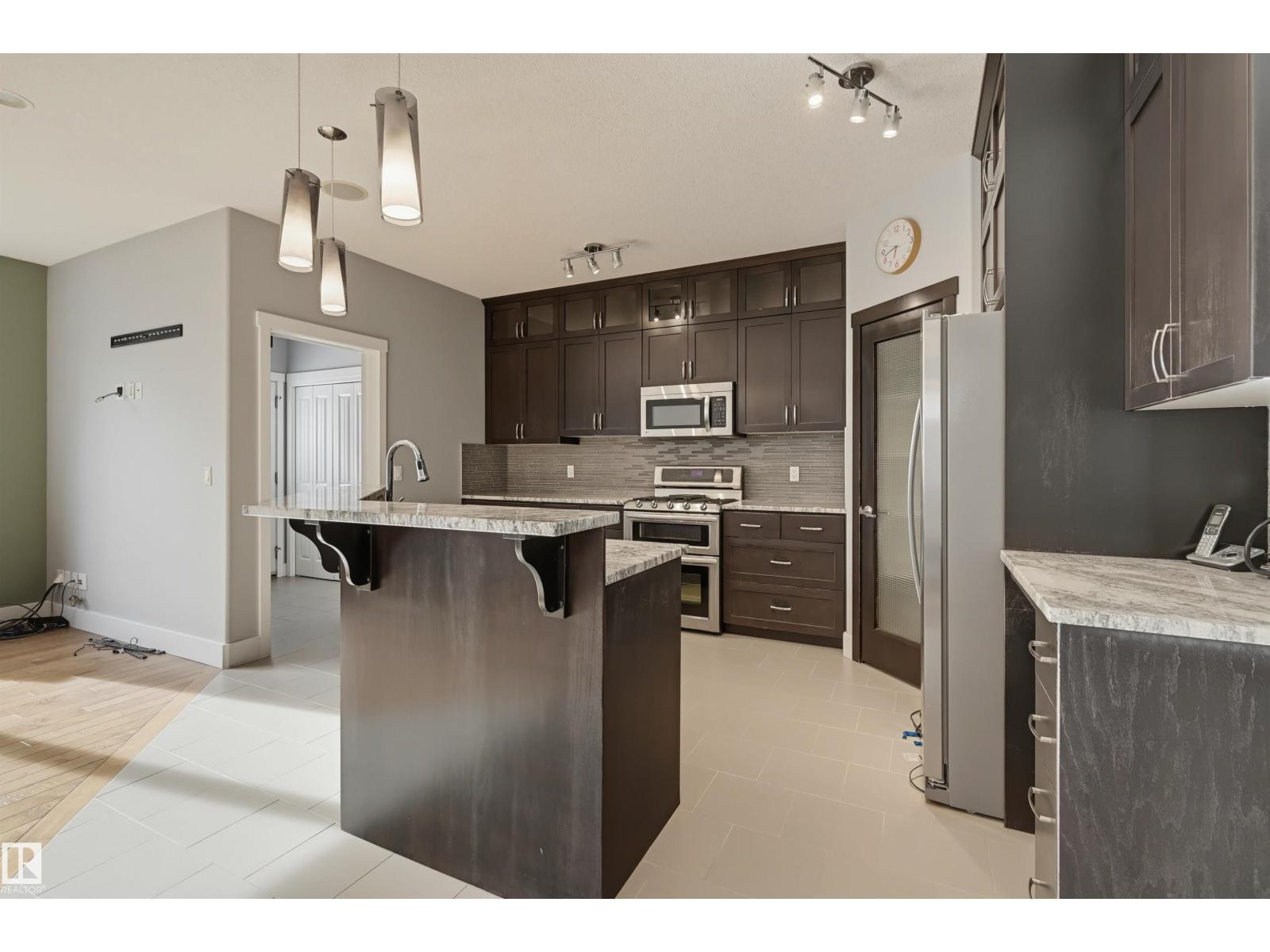 10513 75 AV NW, Edmonton — photo 18