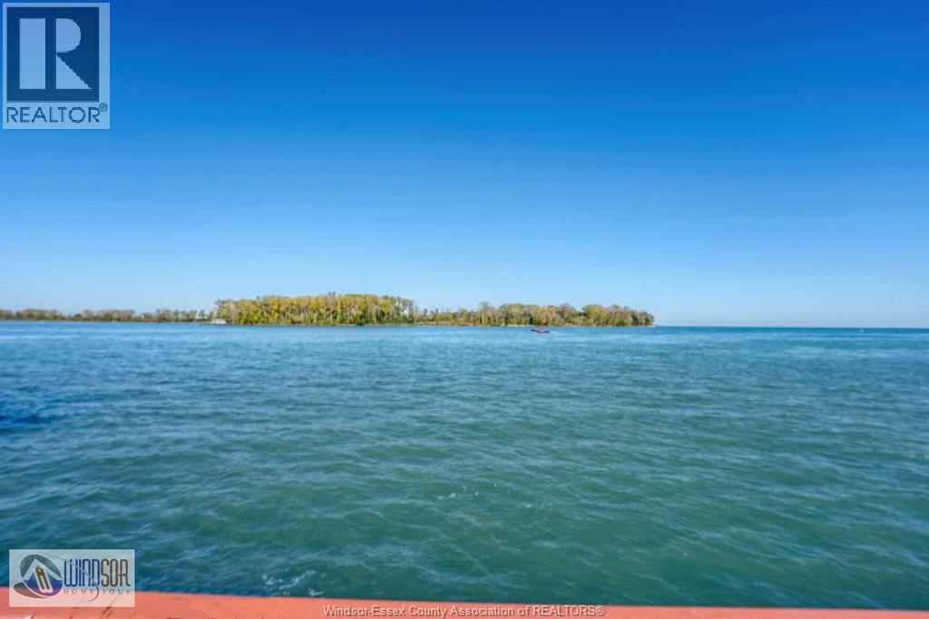 9906 RIVERSIDE DRIVE East - 44