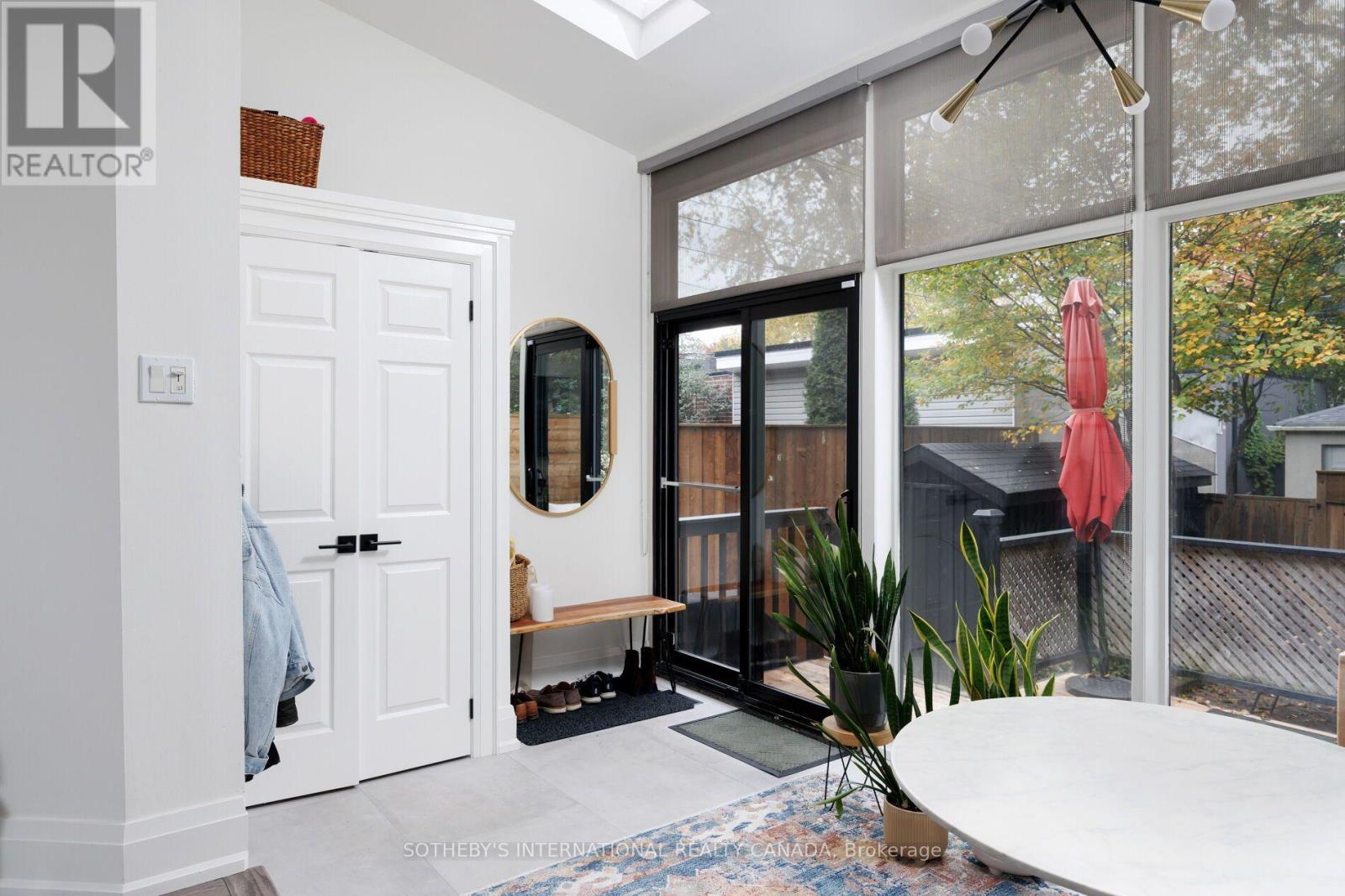 107 Macpherson Avenue, Toronto, ON photo 12