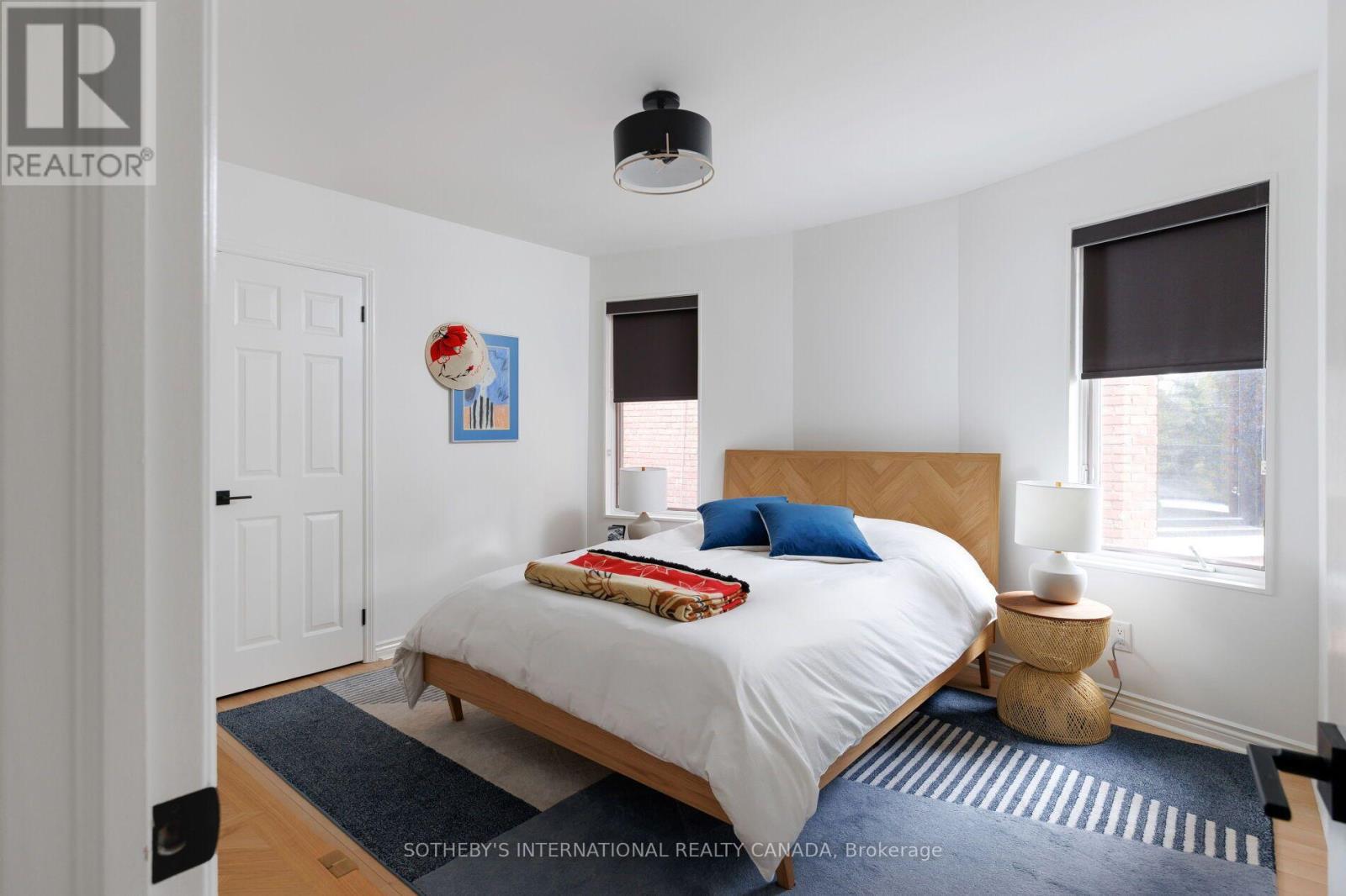 107 Macpherson Avenue, Toronto, ON photo 17