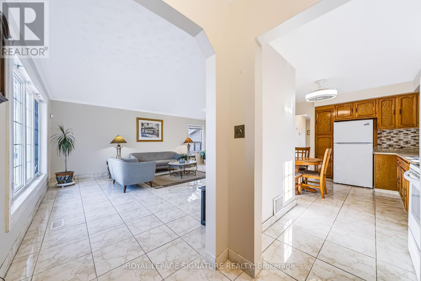 1377 Birchmount Road, Toronto, ON photo 4