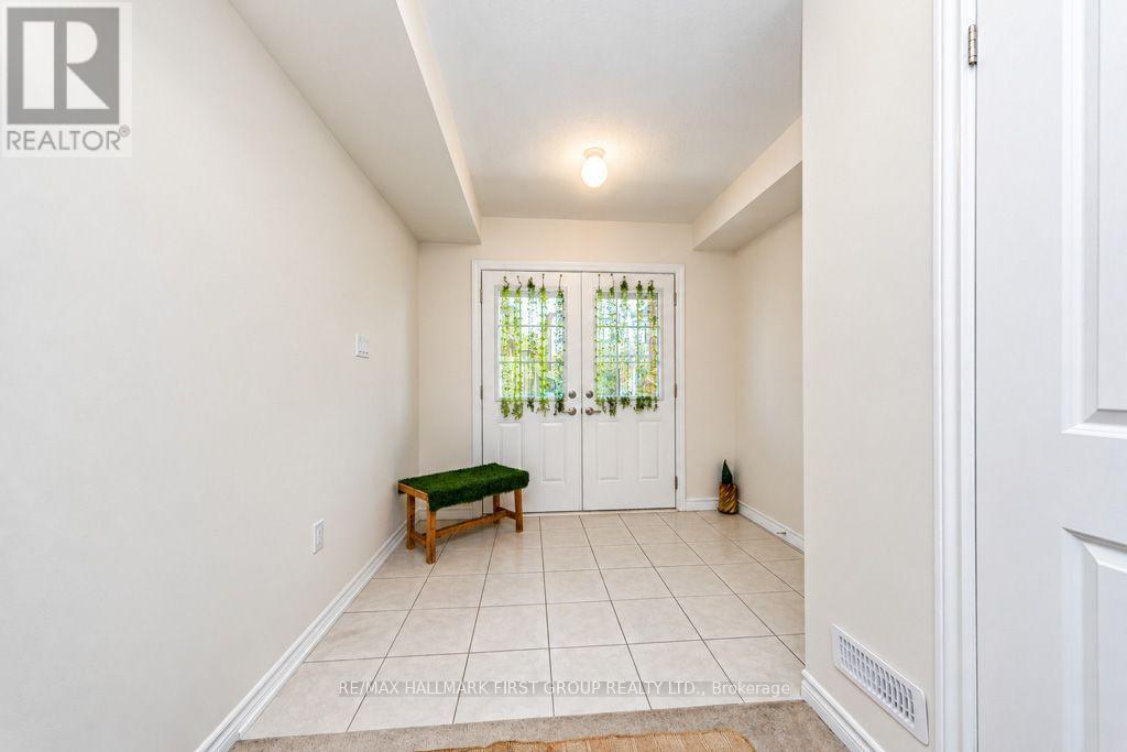 2620 Apricot Lane, Pickering, ON photo 5