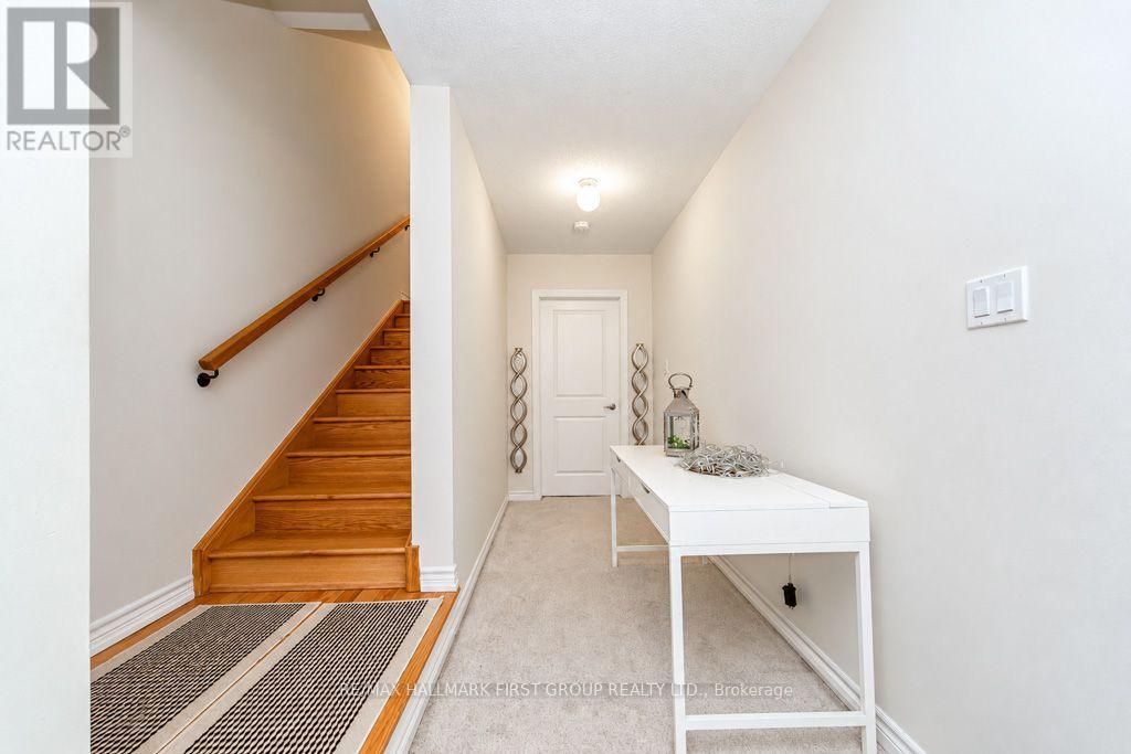 2620 Apricot Lane, Pickering, ON photo 7