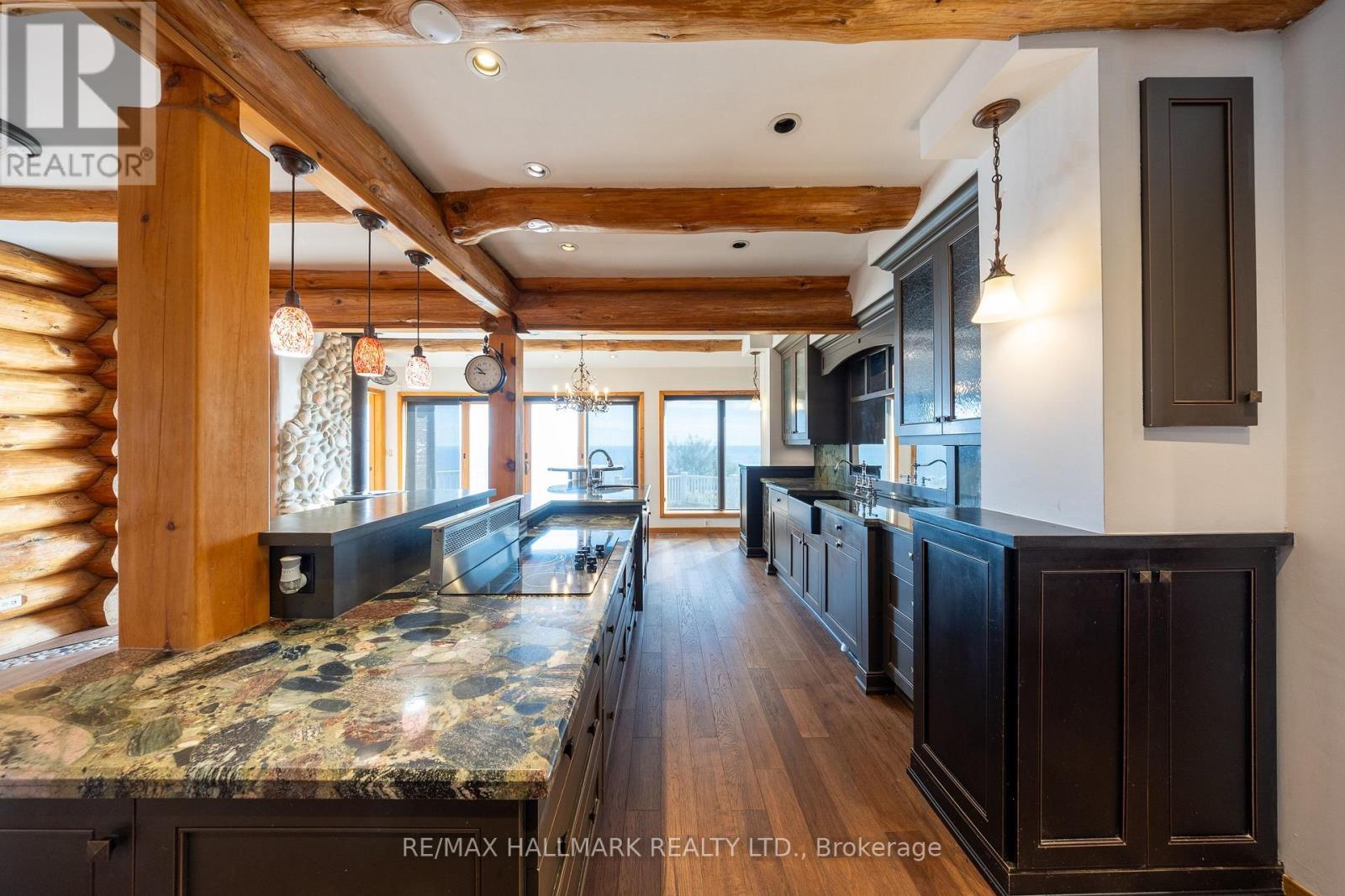 3741 Lakeshore Road East, Clarington, ON photo 10