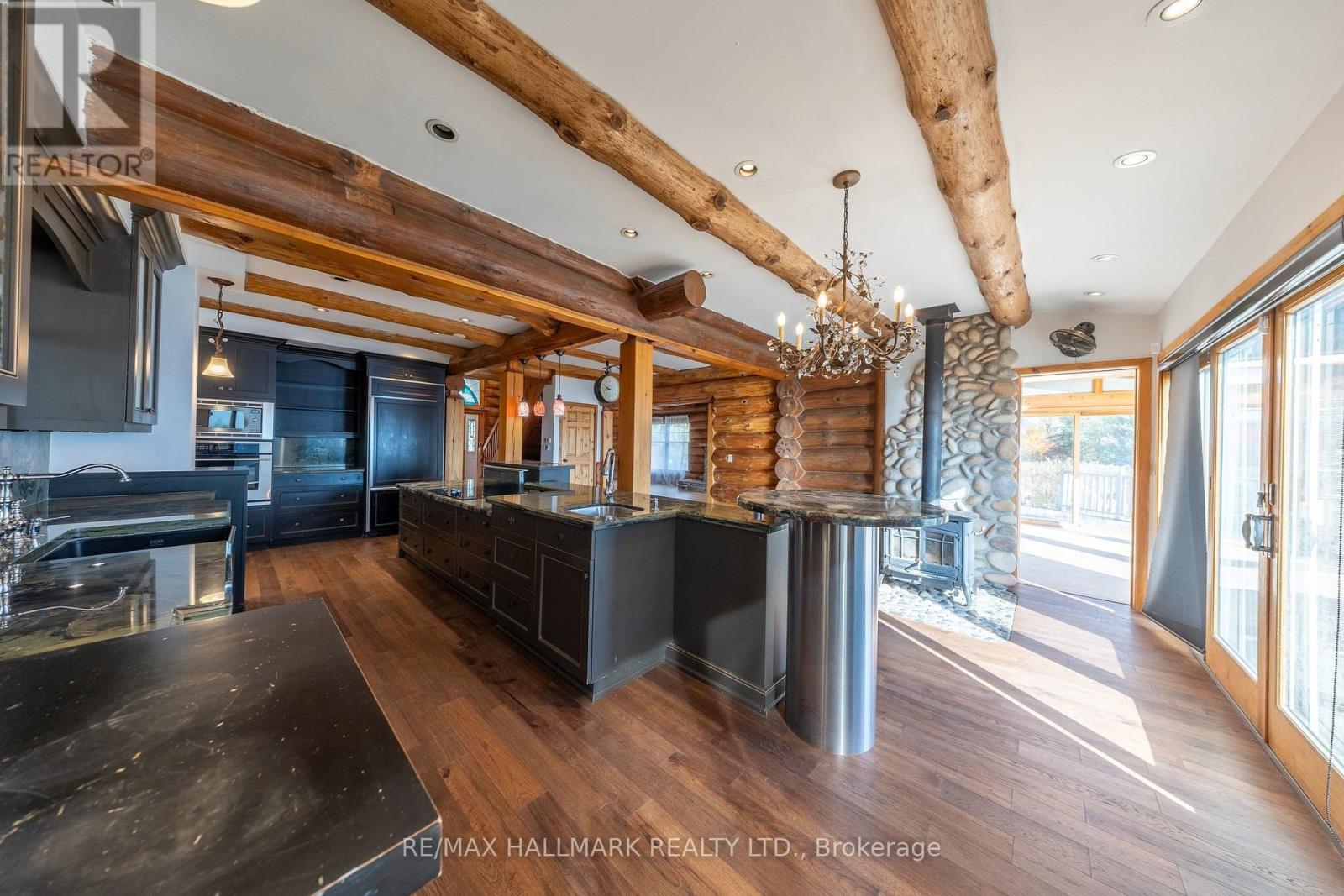 3741 Lakeshore Road East, Clarington, ON photo 12