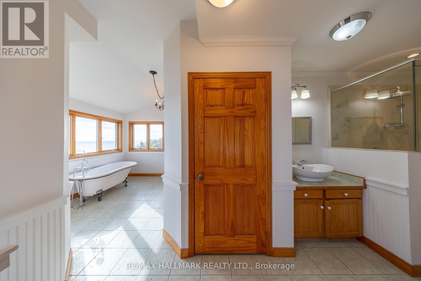 3741 Lakeshore Road East, Clarington, ON photo 21