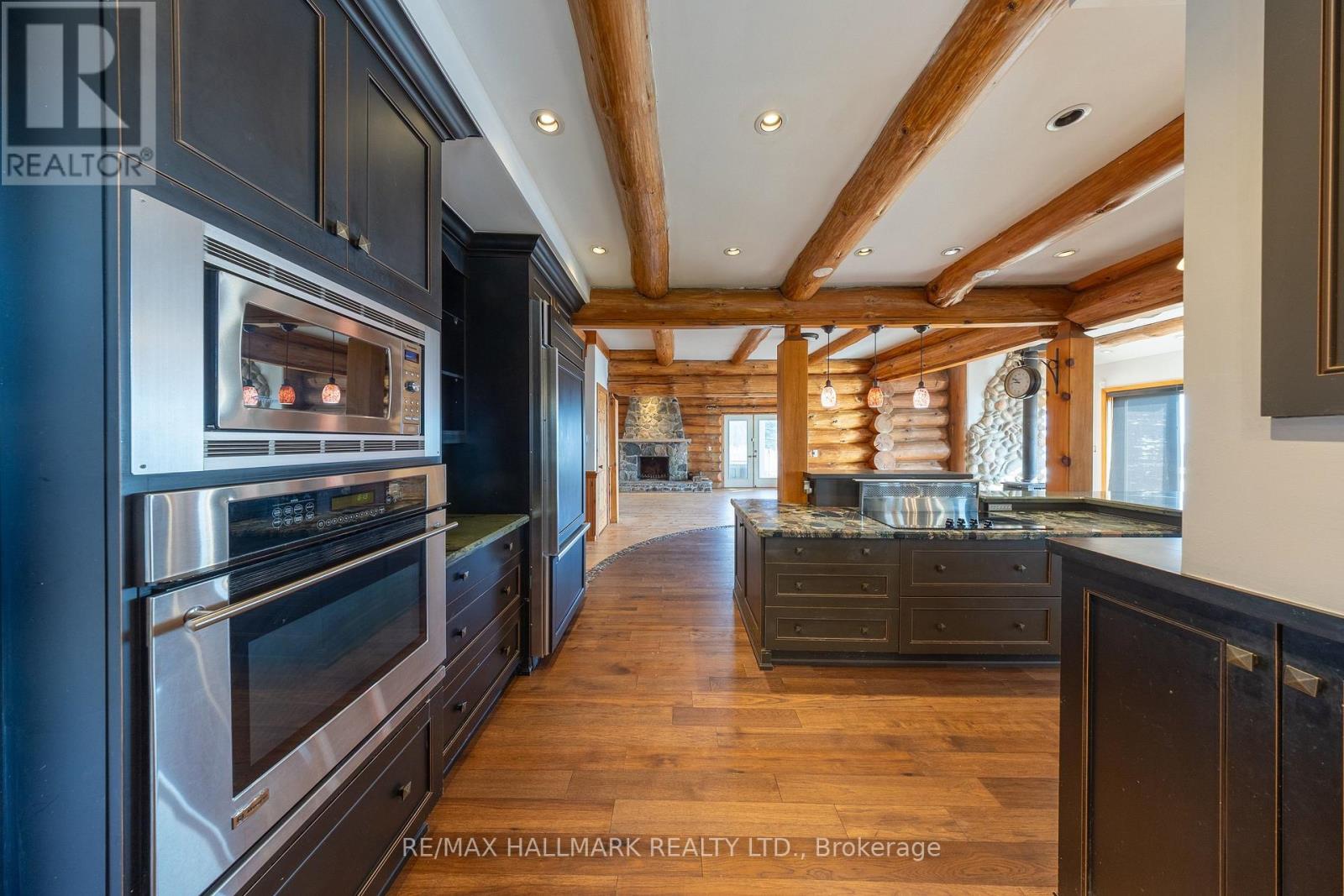 3741 Lakeshore Road East, Clarington, ON photo 9