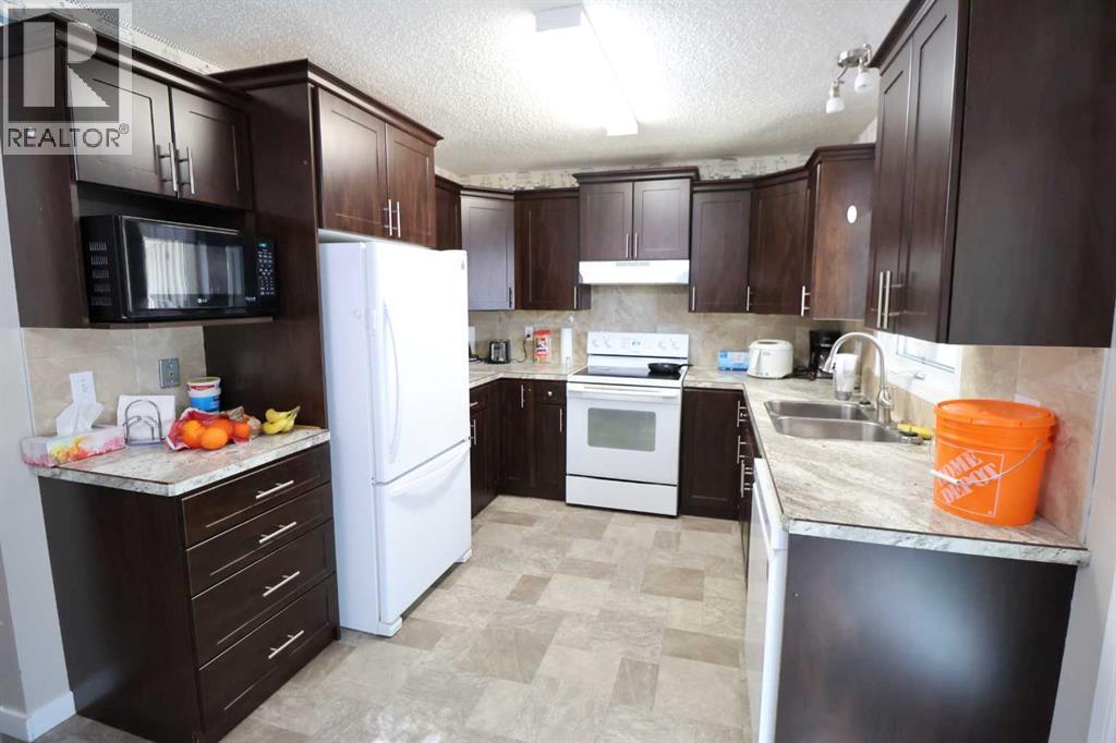 5905 57 Street, photo 6 of 16