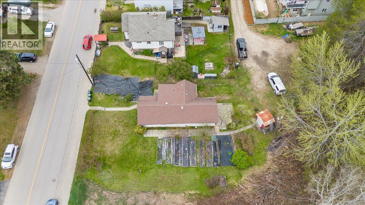 637 9th Avenue - 27