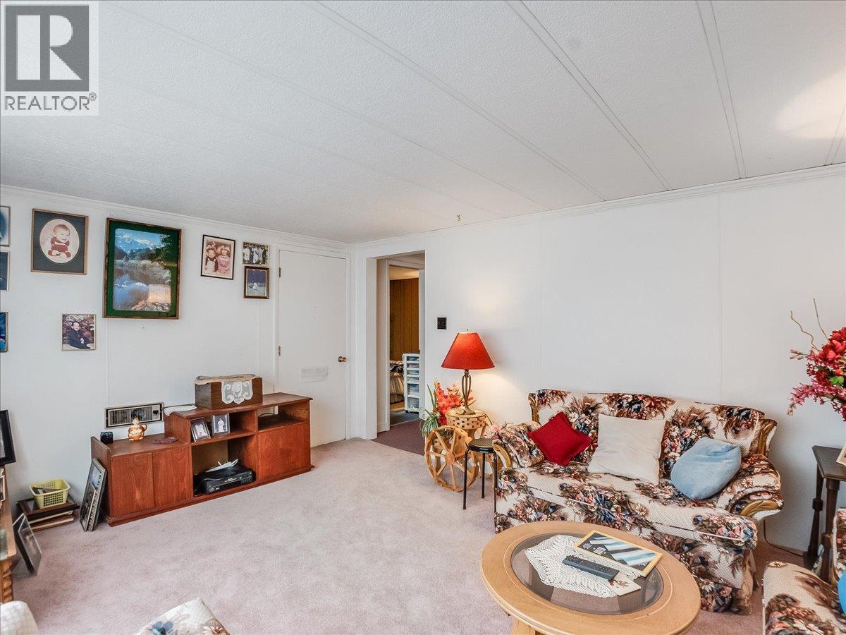 637 9th Avenue - 11