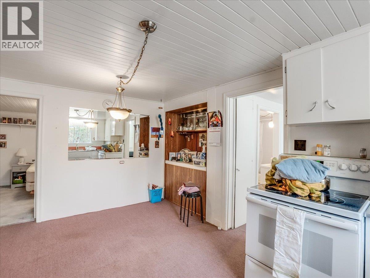 637 9th Avenue - 16