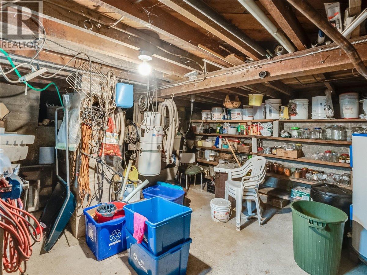 637 9th Avenue - 24