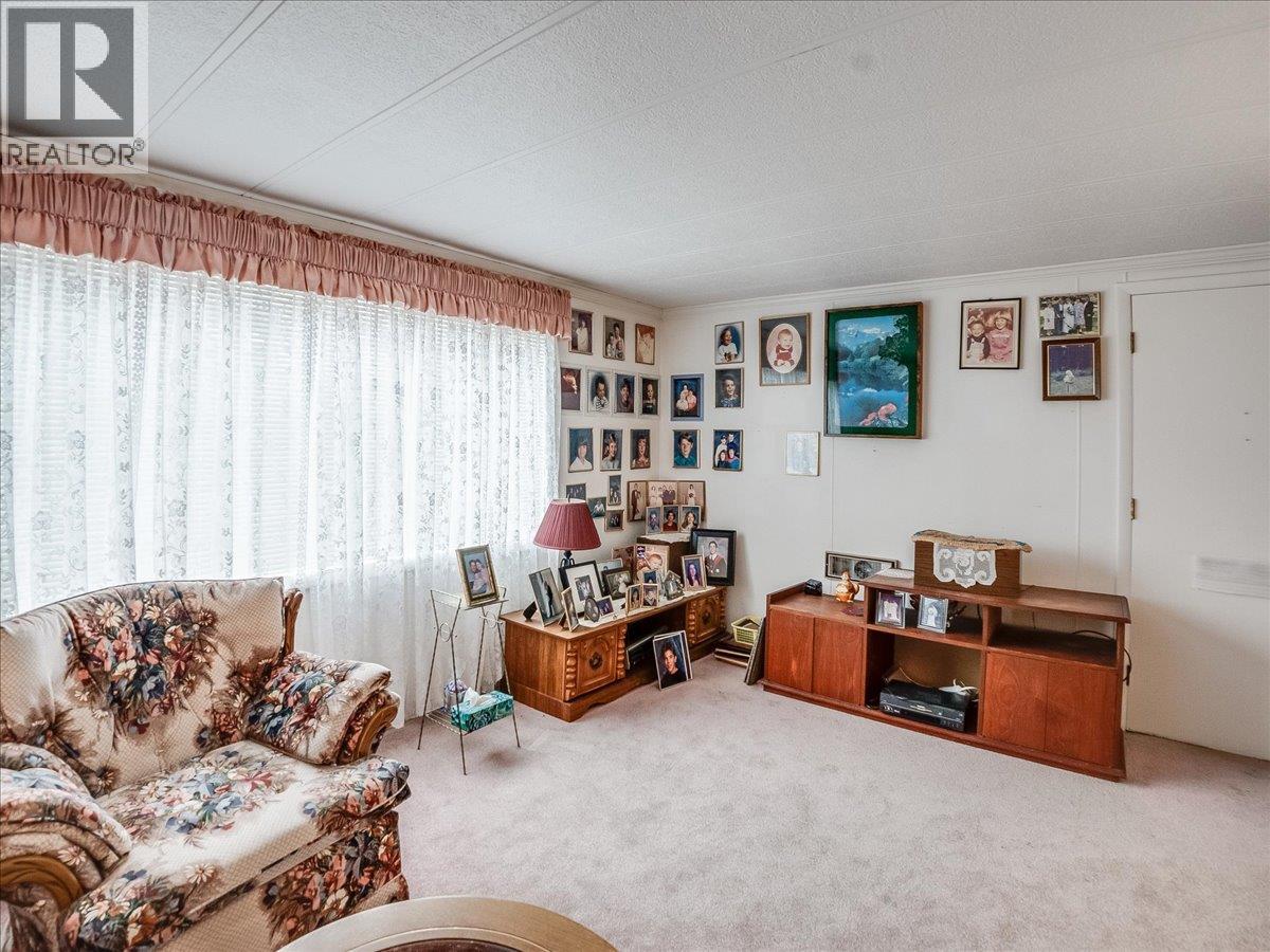 637 9th Avenue - 10