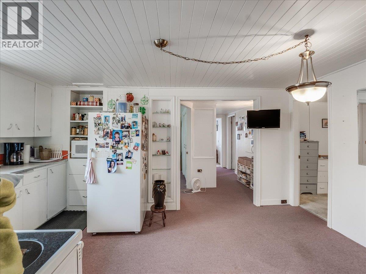 637 9th Avenue - 12