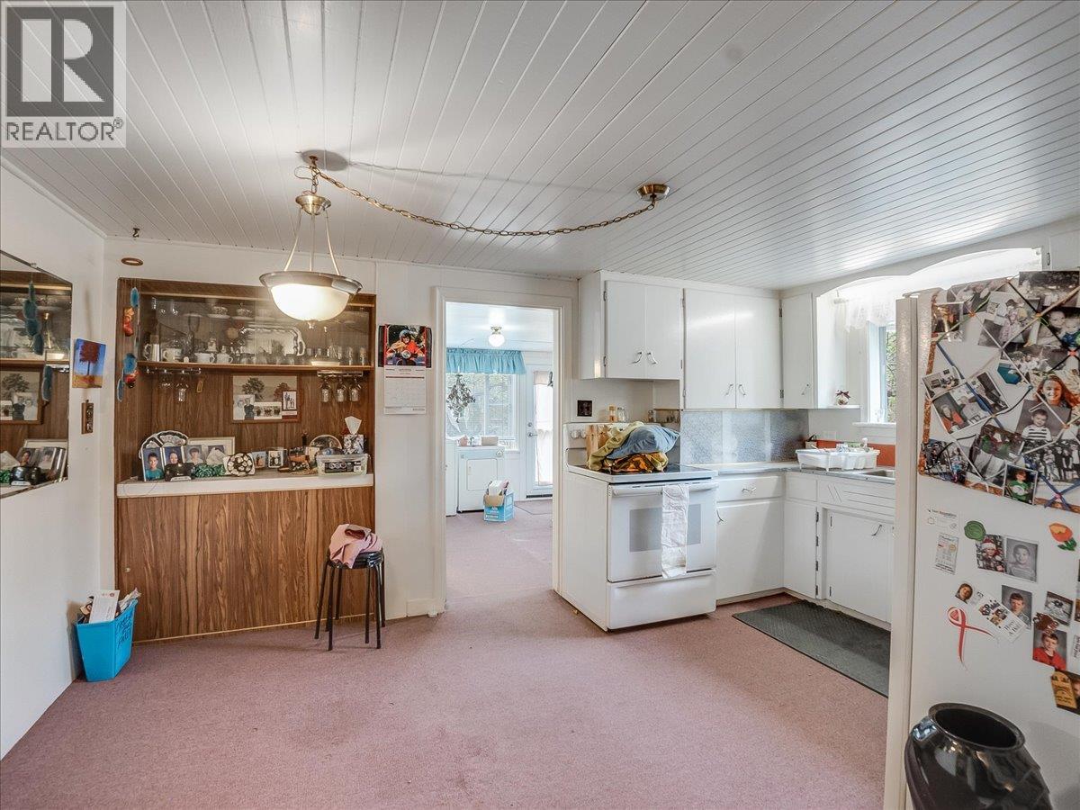 637 9th Avenue - 14
