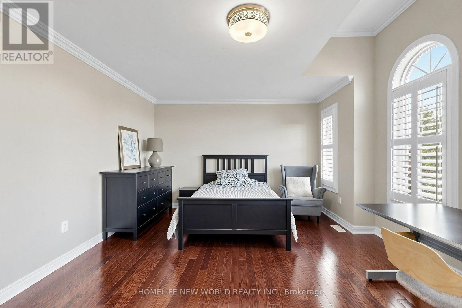 19 FEATHERWOOD DRIVE - 29