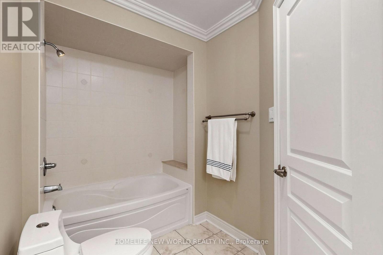 19 FEATHERWOOD DRIVE - 32