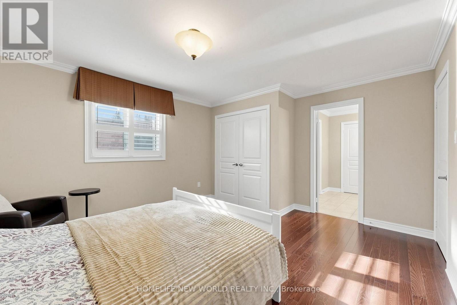 19 FEATHERWOOD DRIVE - 35