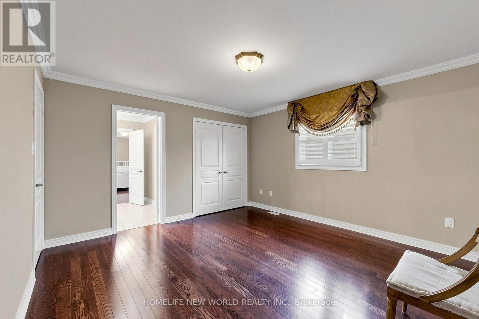 19 FEATHERWOOD DRIVE - 37