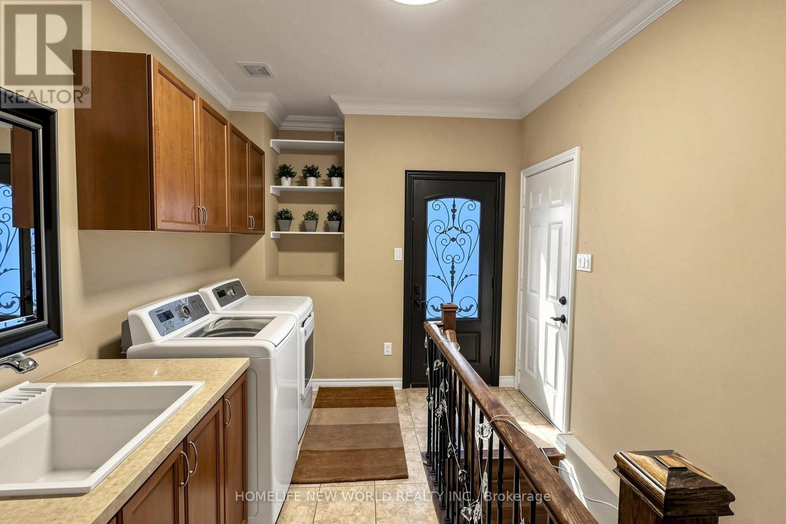 19 FEATHERWOOD DRIVE - 44