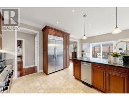 19 Featherwood Drive, Vaughan, ON L6A0S3 Photo 17