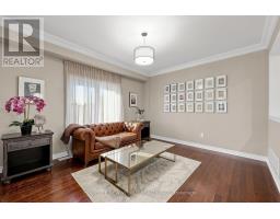 Family room - 19 Featherwood Drive, Vaughan, ON L6A0S3 Photo 6