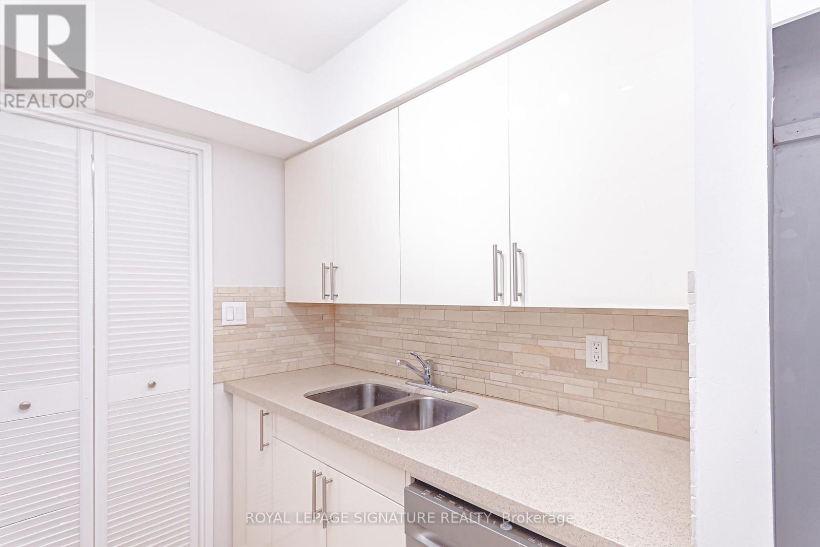 2205- 50 Quebec Avenue, Toronto, ON photo 10