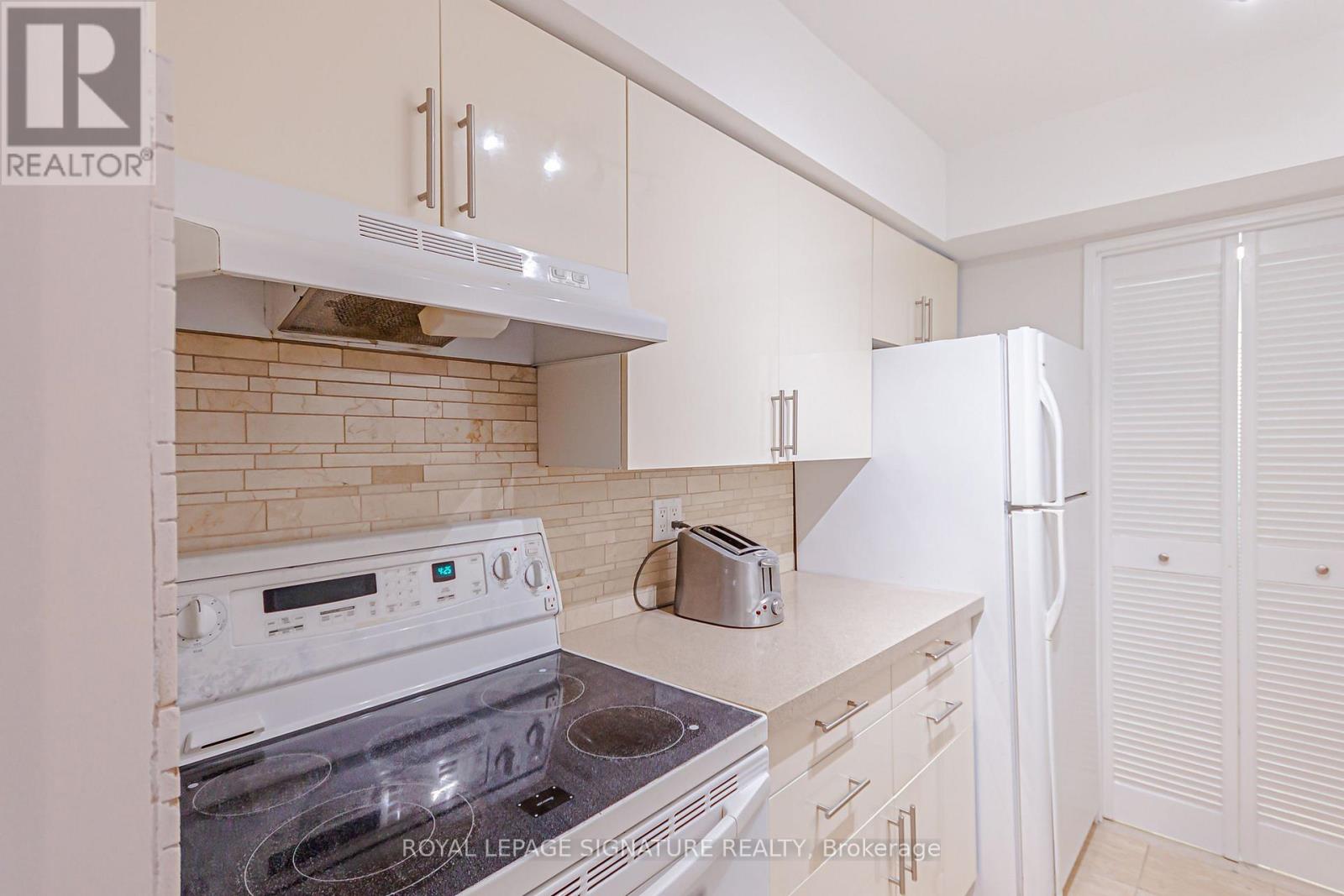 2205- 50 Quebec Avenue, Toronto, ON photo 9