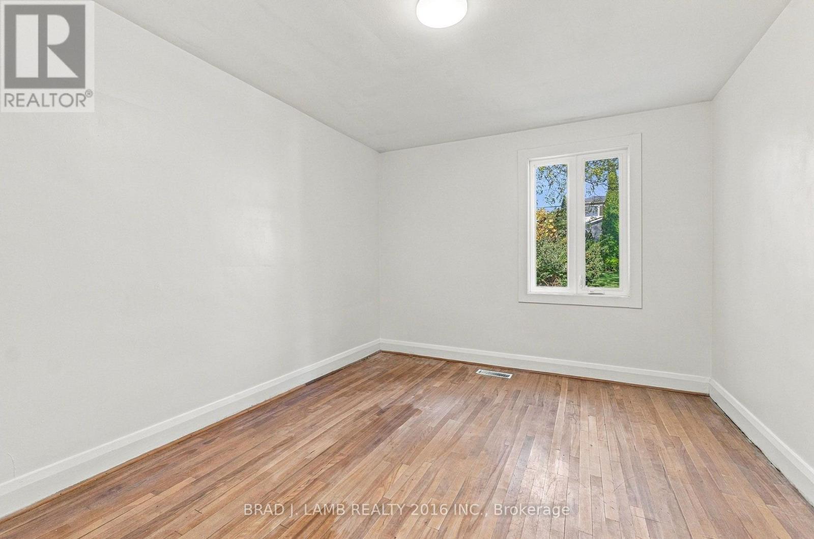 256 The Queensway, Toronto, ON photo 10