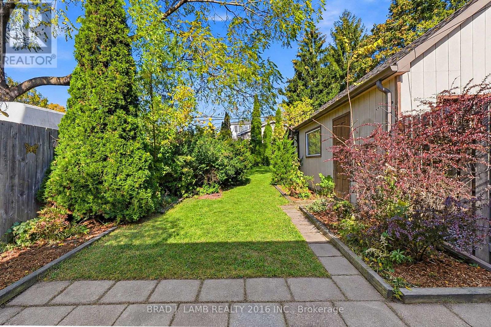 256 The Queensway, Toronto, ON photo 13