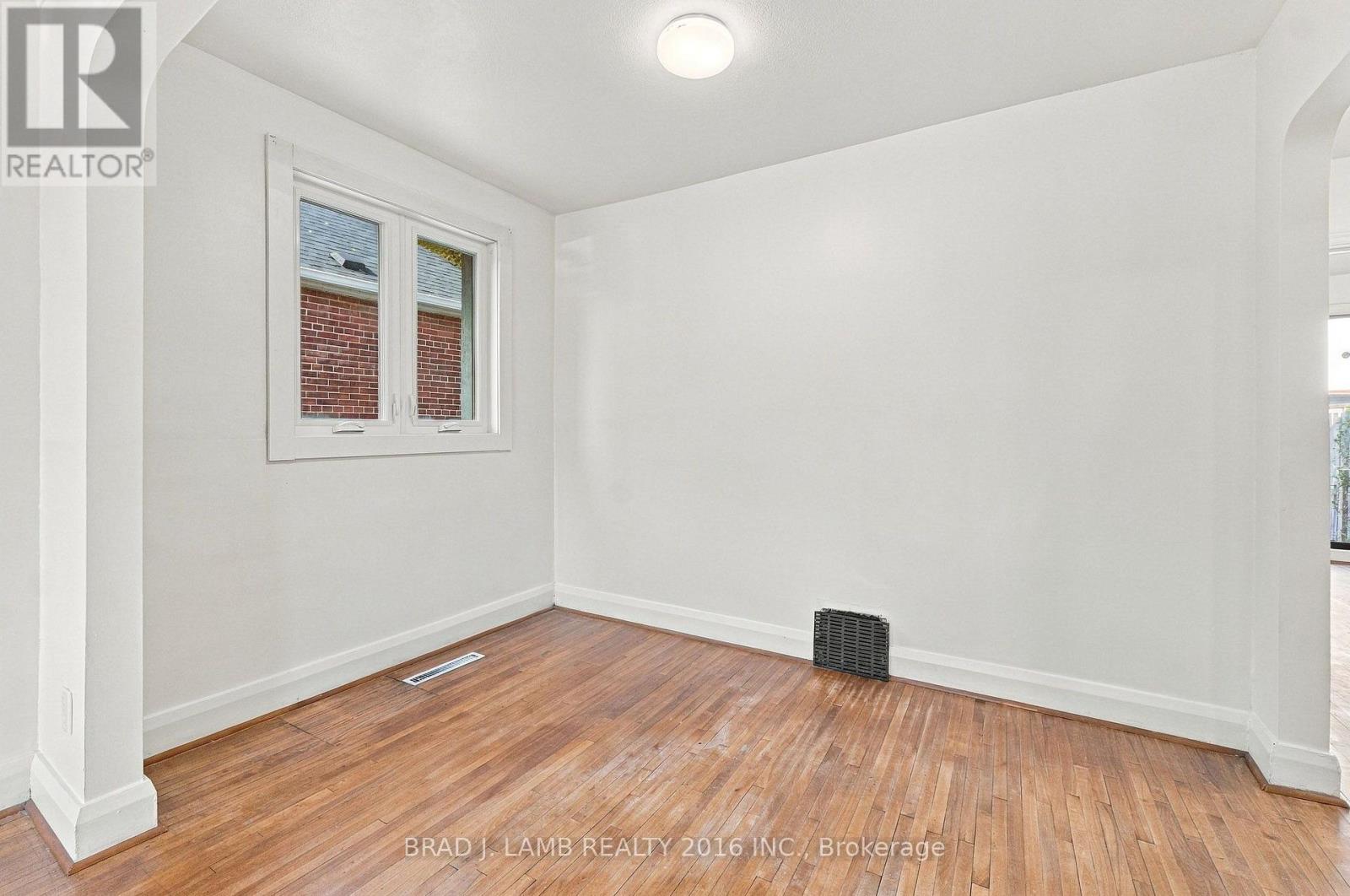256 The Queensway, Toronto, ON photo 6