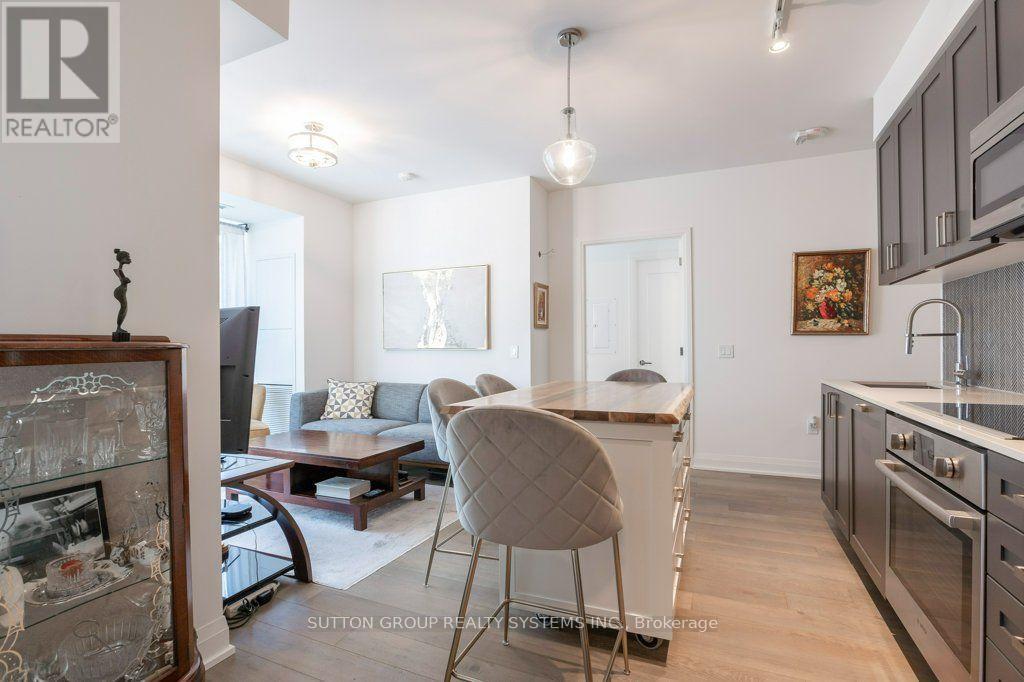207- 293 The Kingsway, Toronto, ON photo 10