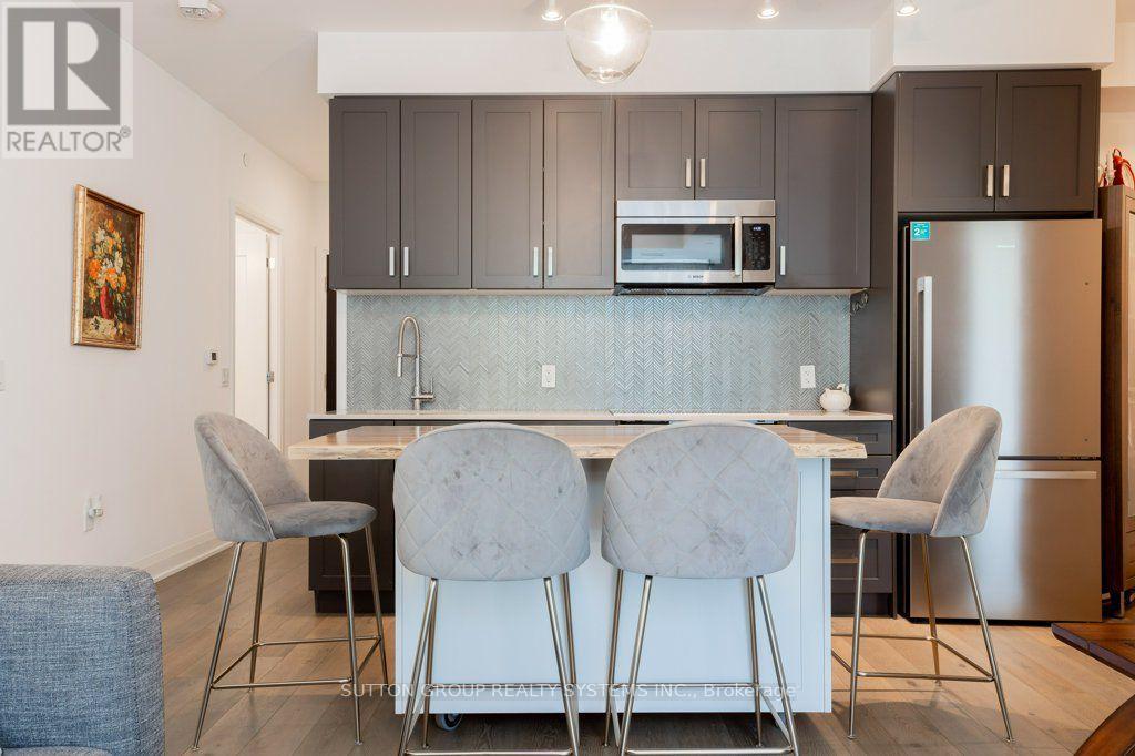 207- 293 The Kingsway, Toronto, ON photo 17