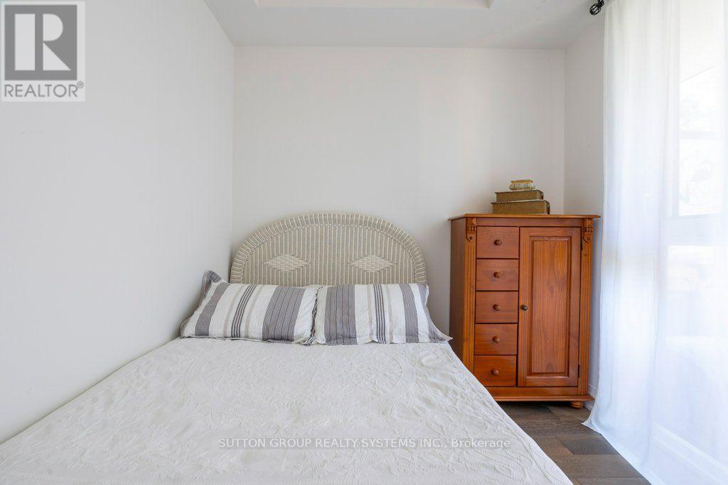207- 293 The Kingsway, Toronto, ON photo 23