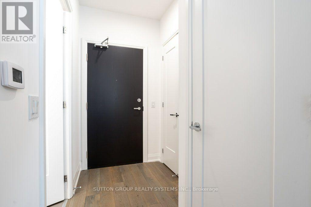 207- 293 The Kingsway, Toronto, ON photo 3