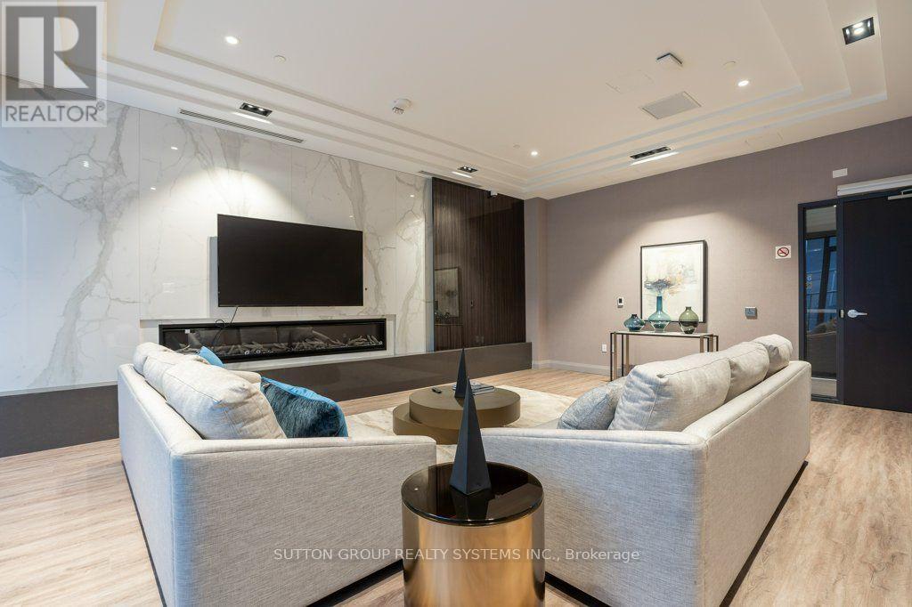 207- 293 The Kingsway, Toronto, ON photo 35