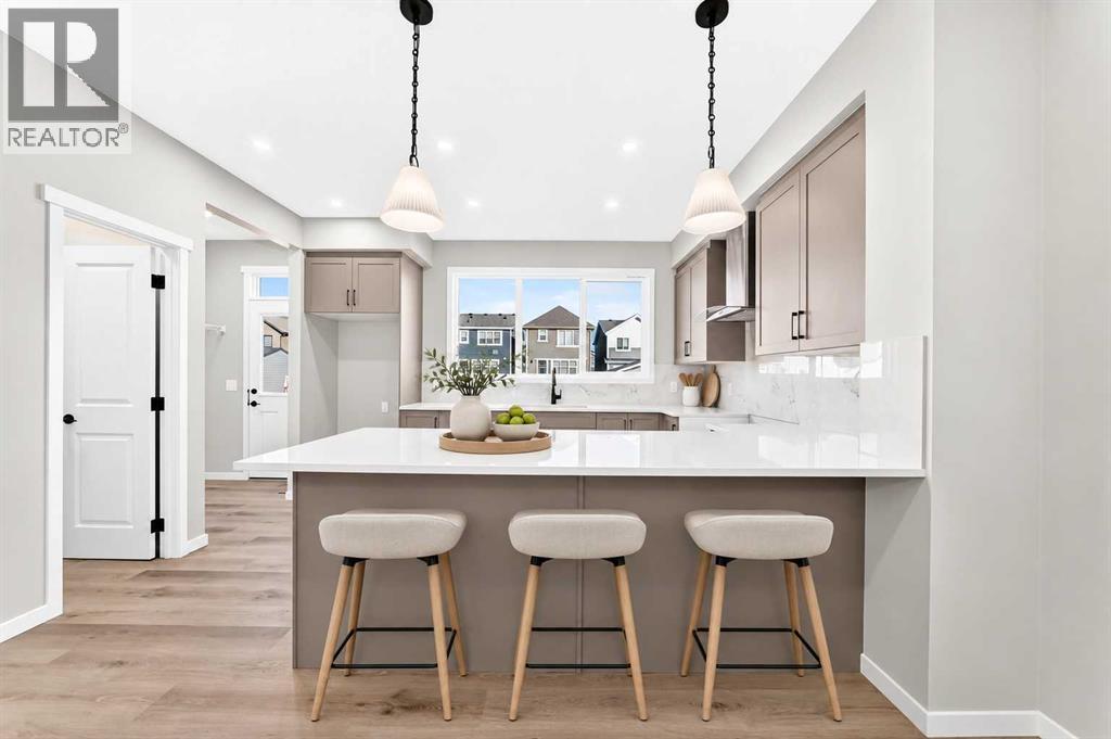 72 Mercado Road SE, photo 3 of 44