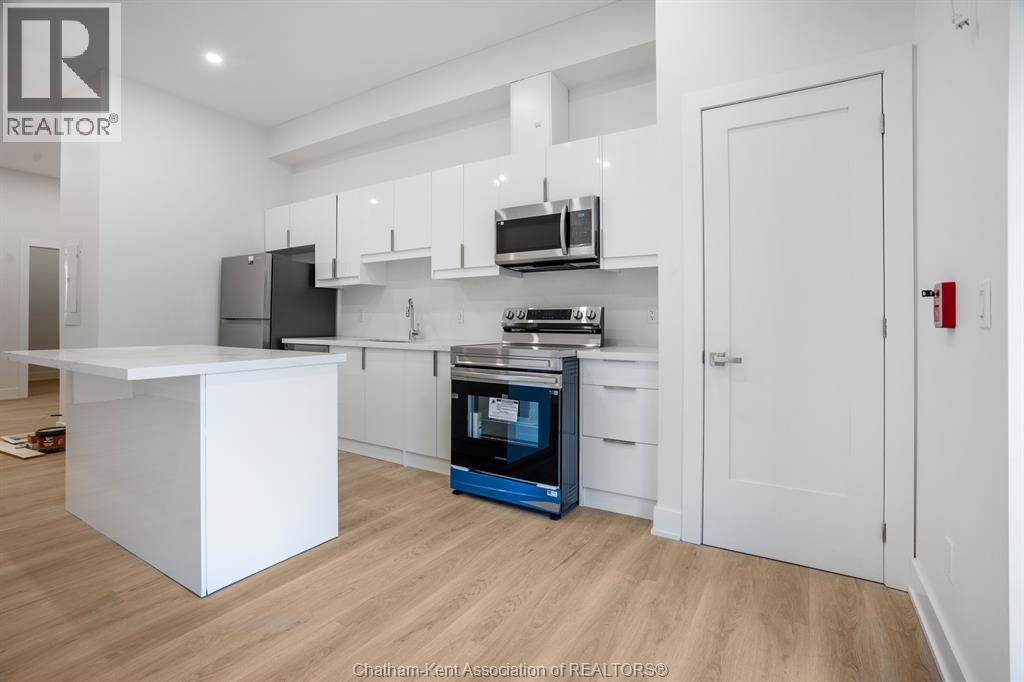153 King STREET West Unit# 4, Chatham — photo 3