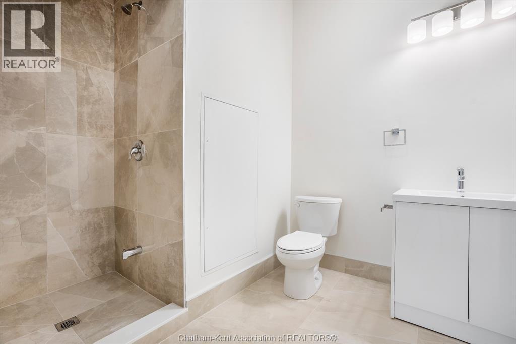 153 King STREET West Unit# 4, Chatham — photo 5