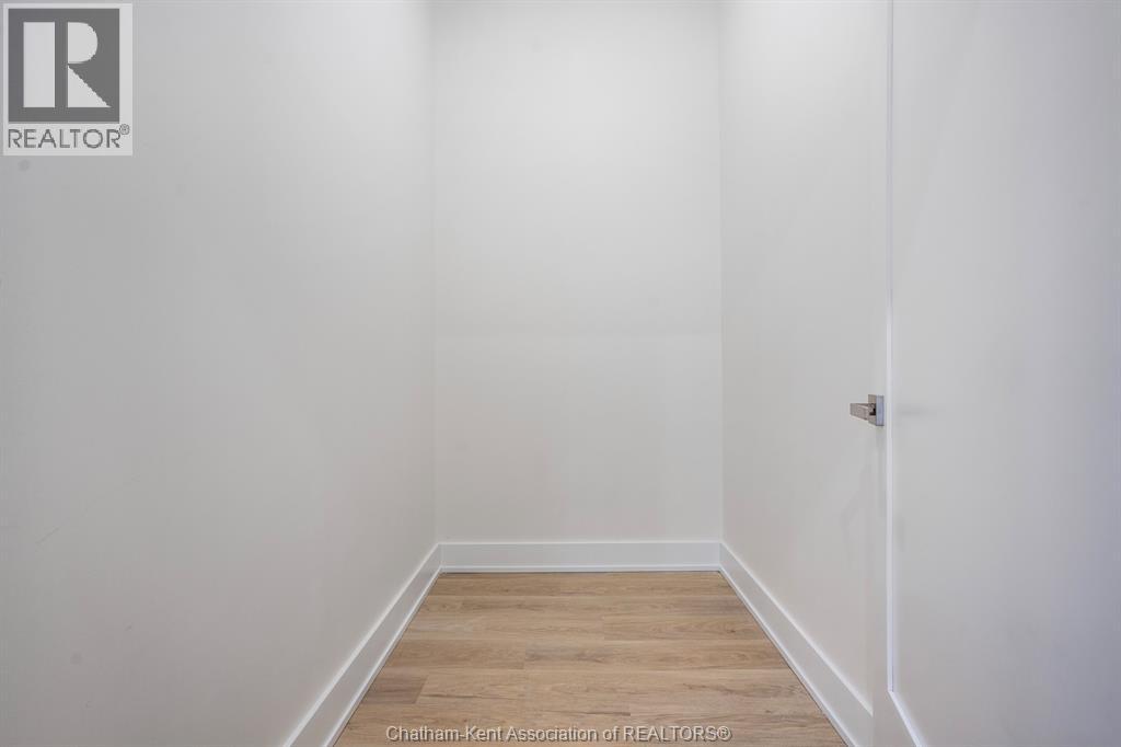153 King STREET West Unit# 4, Chatham — photo 6
