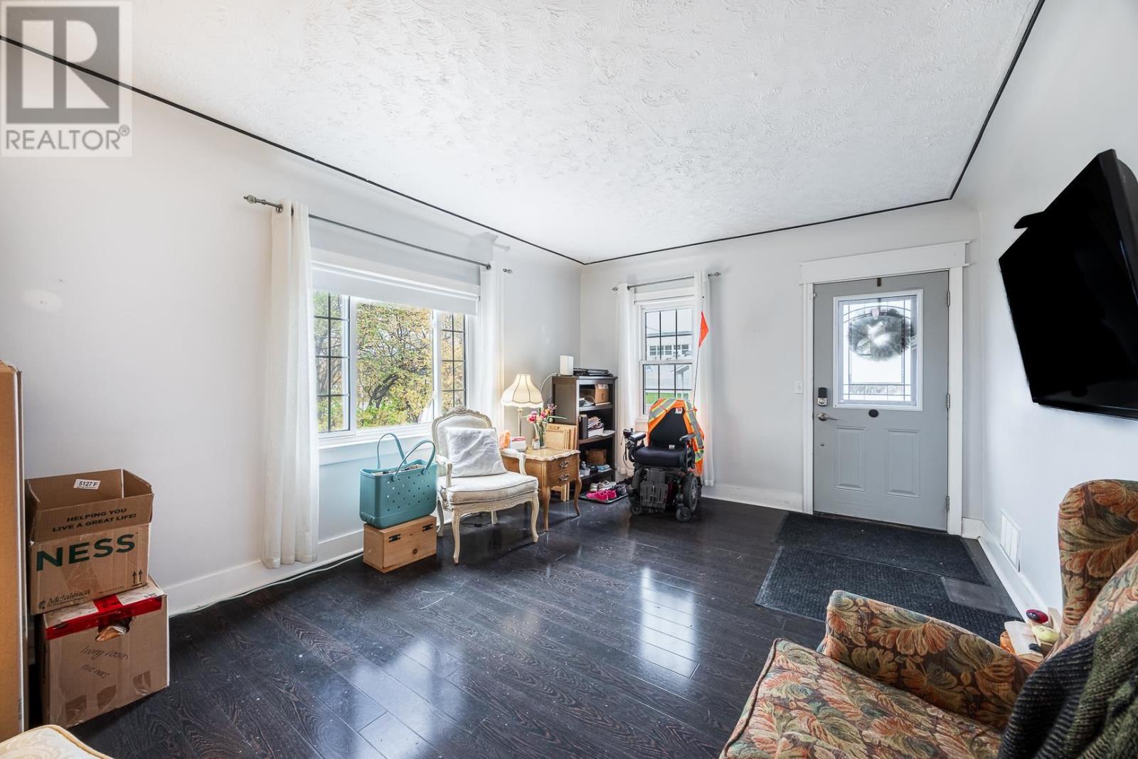 292 Wilson ST - 6