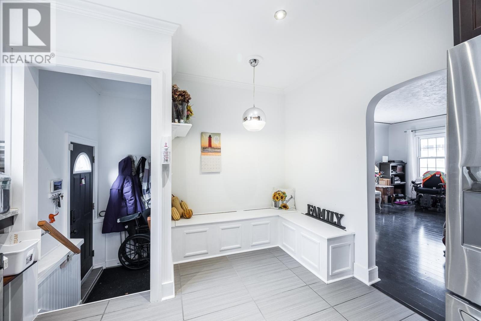 292 Wilson ST - 8