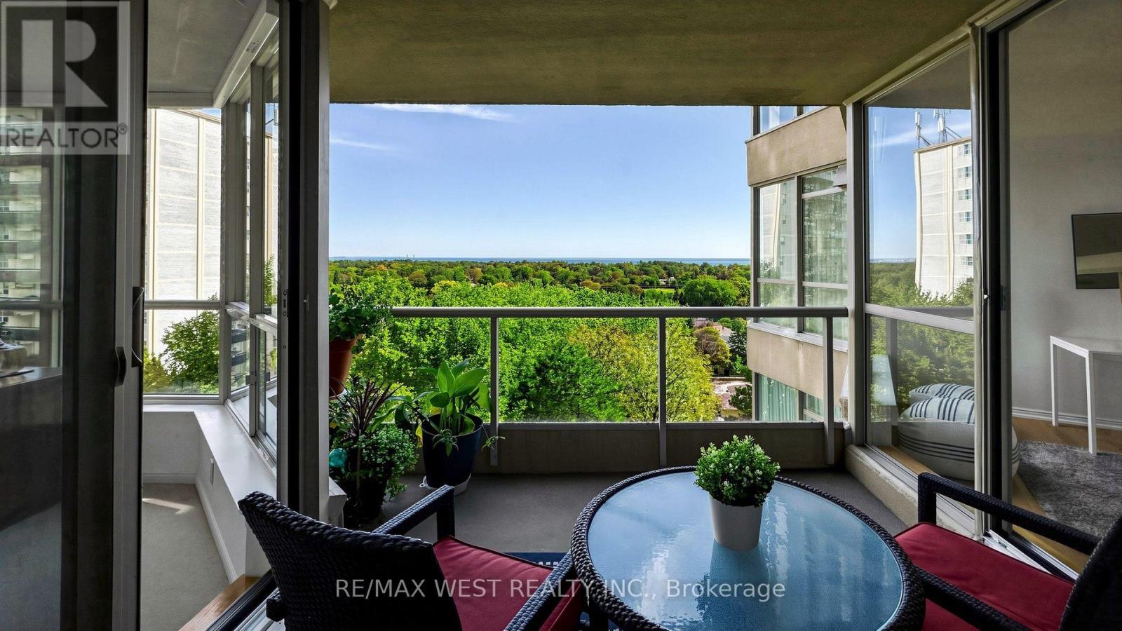 #706 20 GUILDWOOD PARKWAY - 26