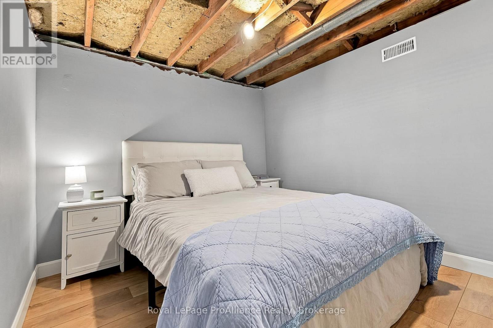 5 Third Street, Belleville, ON photo 35