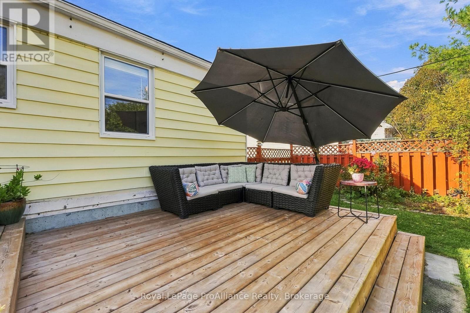 5 Third Street, Belleville, ON photo 41