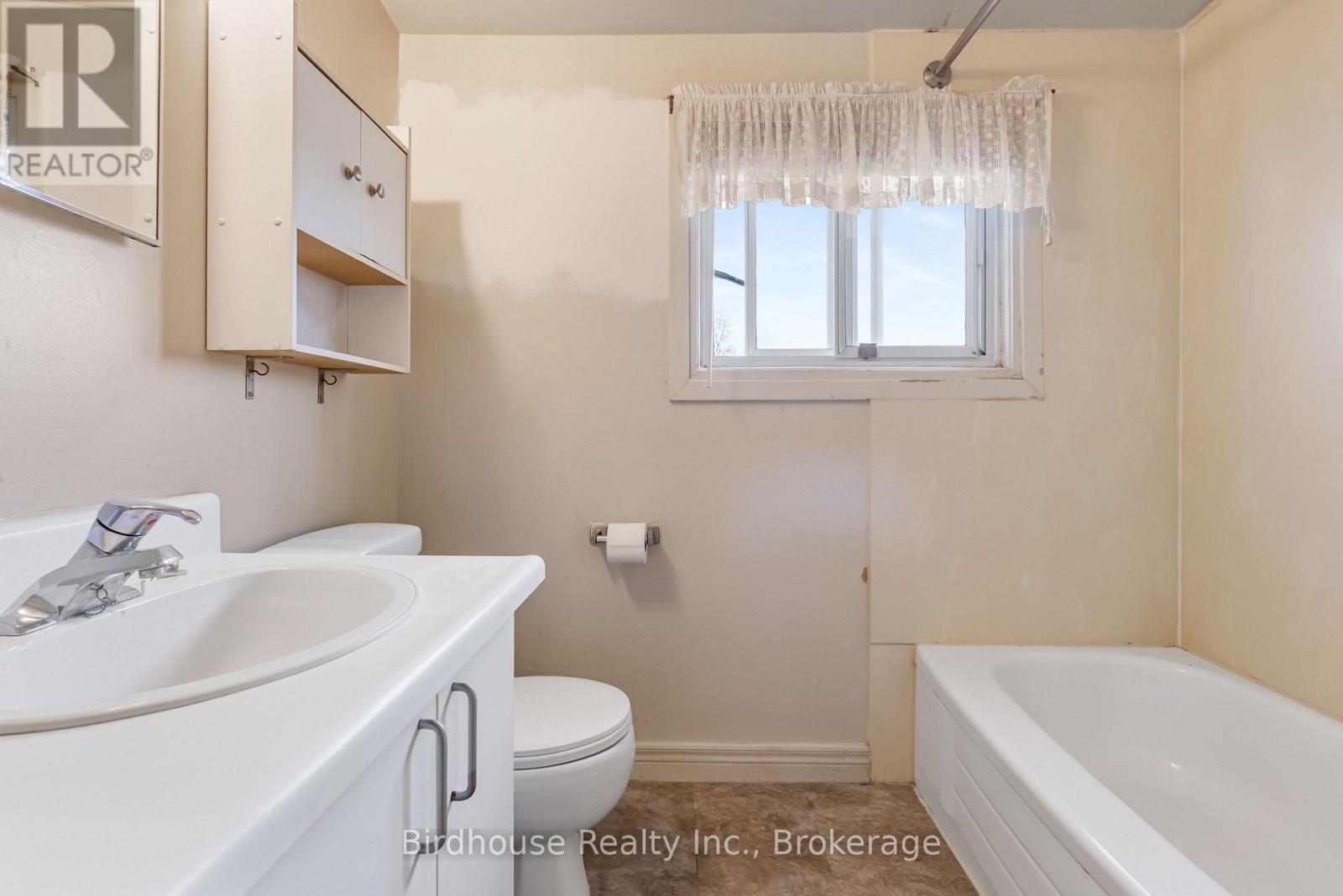 16 Logie Street, Kawartha Lakes, ON photo 24