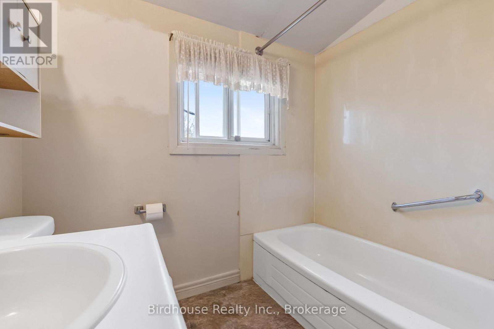 16 Logie Street, Kawartha Lakes, ON photo 25